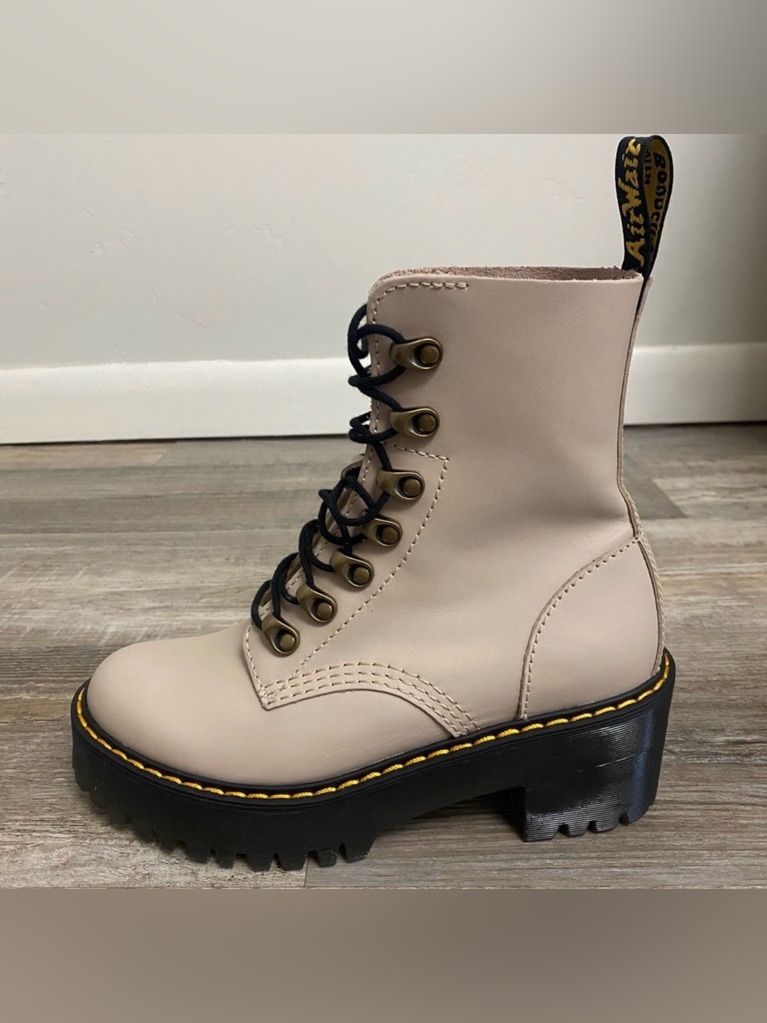 Dr. Martens Leona Sendal Vintage Taupe Boots *New W/O Box* Size Us 5